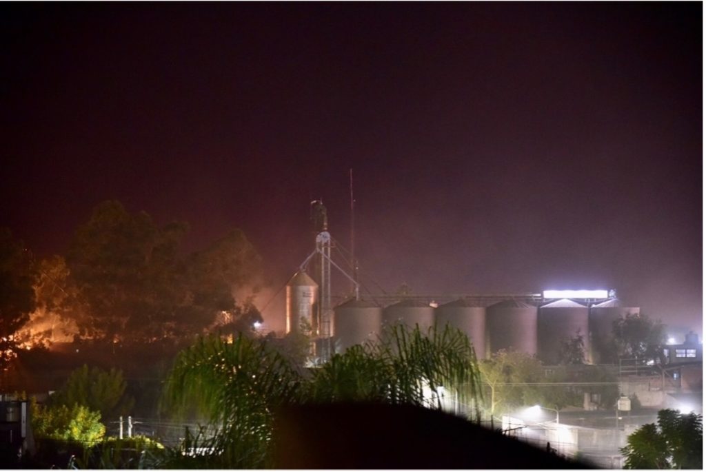 image nocturne de l’une des rizeries situées à San Salvador